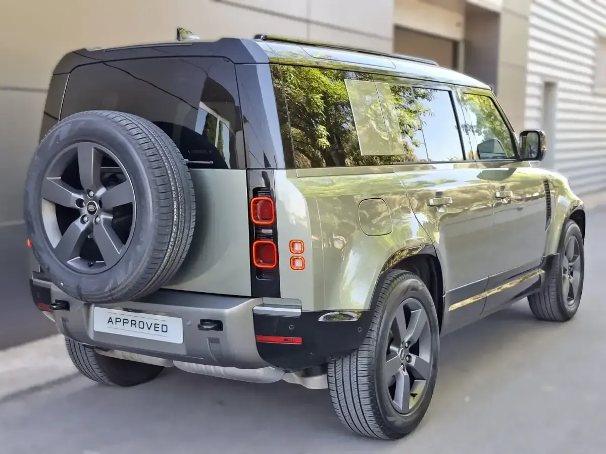 Usado Land Rover Defender HSE Dynamic 249 CV (183 kW) 2025 Verde SUV
