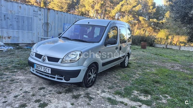 Usado Renault Kangoo 85 CV (62 kW) 2009 Gris / plata Familiar