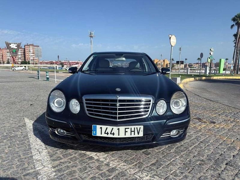 Azul Usado 2006 Mercedes E220 Avantgarde Berlina | 7499 € (Precio justo) - Imagen 1/4
