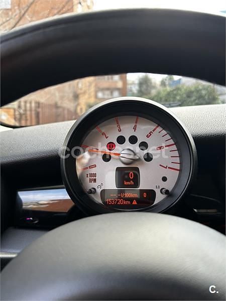 Usado Mini Cooper D 112 CV (82 kW) 2014 Negro Utilitario