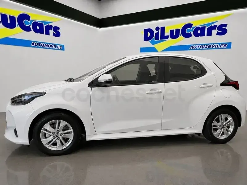 Usado Toyota Yaris 125 CV (91 kW) 2022 Blanco Utilitario