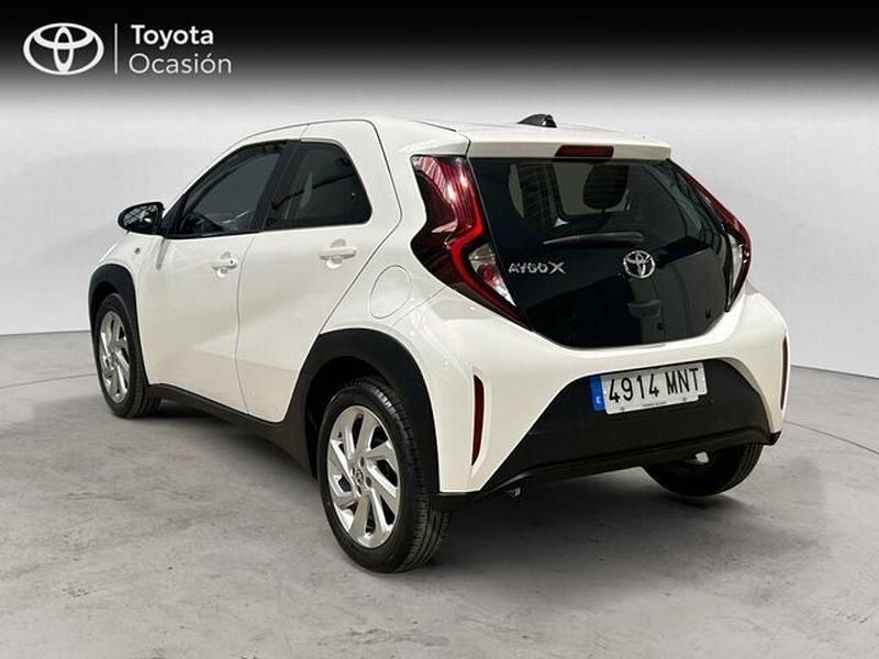 Usado Toyota Aygo X Play 72 CV (52 kW) 2024 Blanco SUV