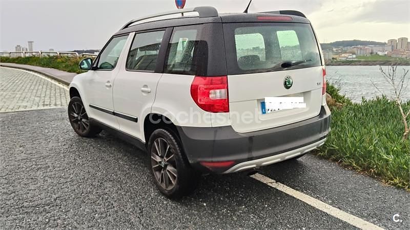 Blanco Usado 2013 Skoda Yeti SUV | 8500 € - Imagen 1/4