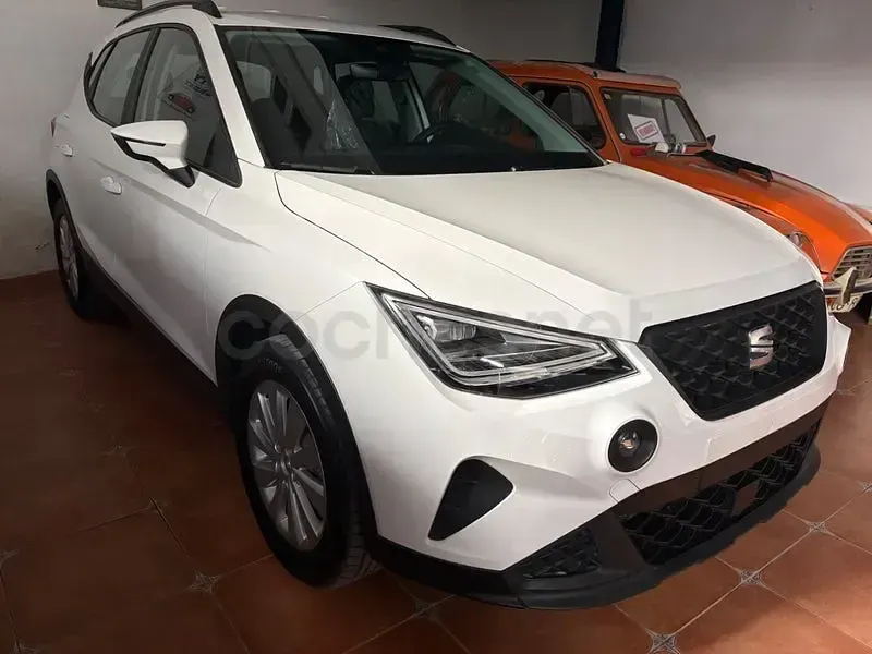 Usado Seat Arona Style 115 CV (84 kW) 2024 Blanco SUV