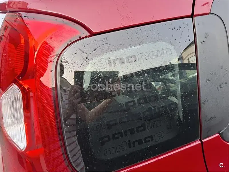 Usado Fiat Panda 70 CV (51 kW) 2025 Rojo Utilitario