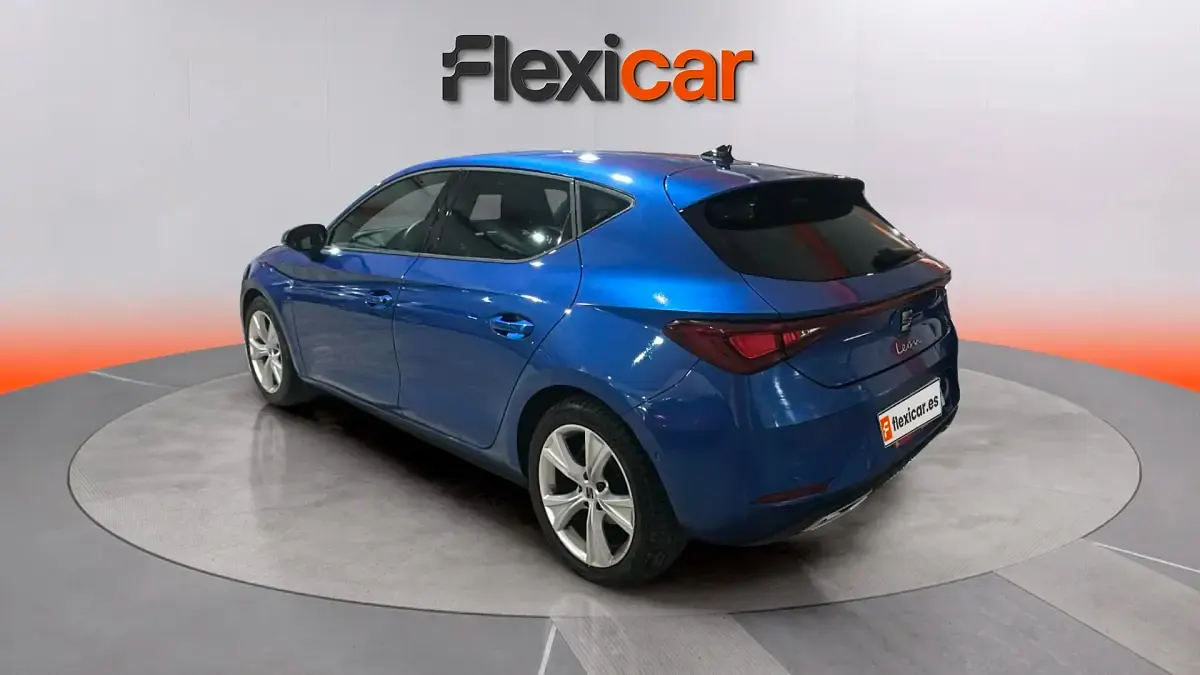 Usado Seat Leon FR 150 CV (110 kW) 2025 Azul Familiar