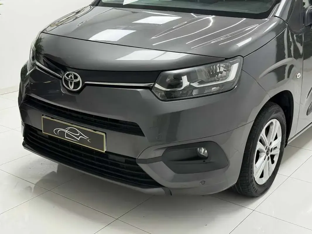 Usado Toyota Proace City City 102 CV (75 kW) 2020 Gris Monovolumen