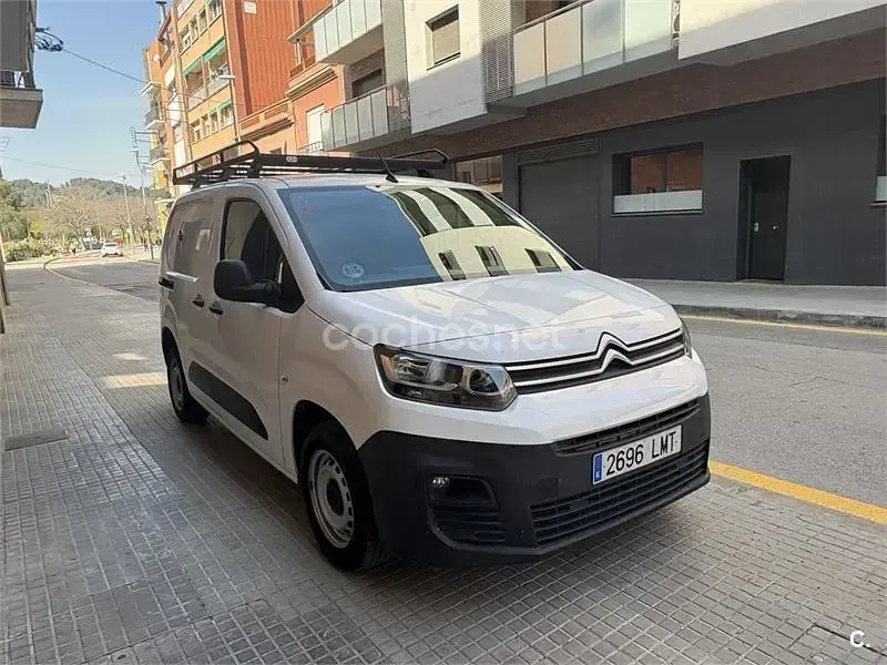 Usado Citroën e-Berlingo Live 102 CV (75 kW) 2021 Blanco Monovolumen