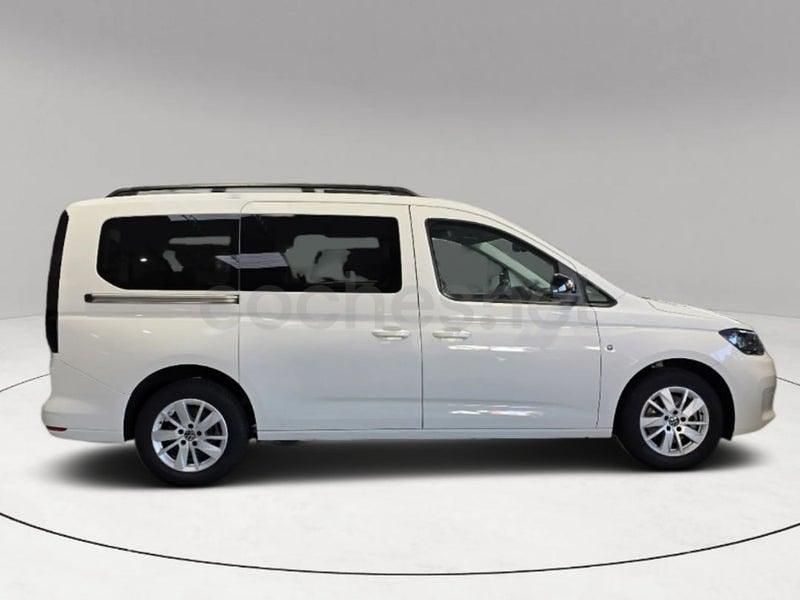 Usado VW Caddy Maxi Life Life 122 CV (89 kW) 2022 Blanco Monovolumen