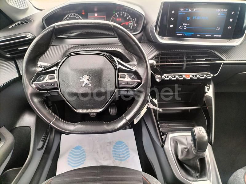Usado Peugeot 208 Active 75 CV (55 kW) 2022 Granate Utilitario
