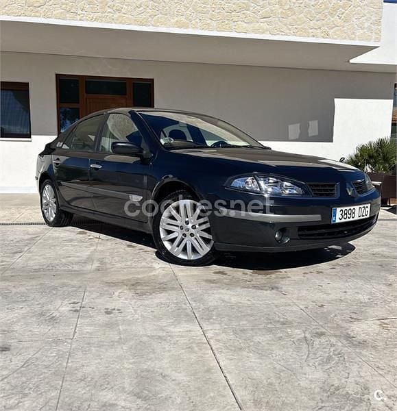 Negro Usado 2006 Renault Laguna II Dynamique Berlina | 2799 € (Precio justo) - Imagen 1/4