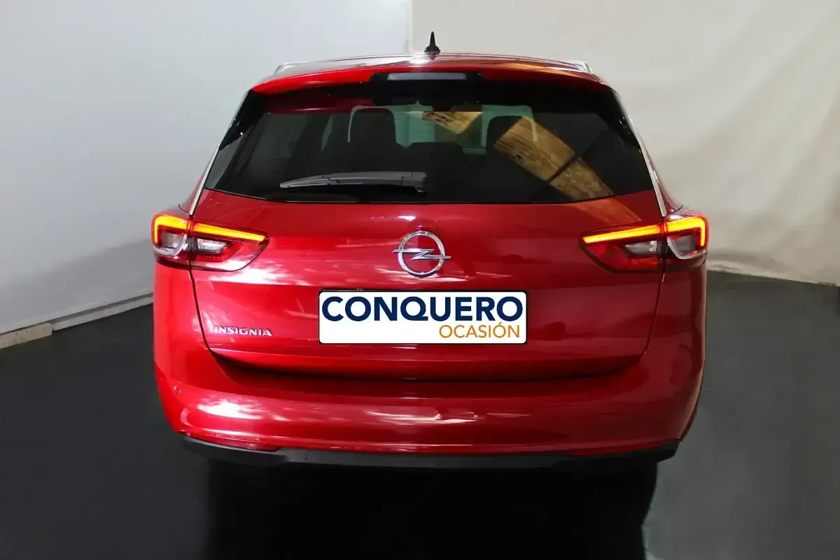 Usado Opel Insignia GS Line 122 CV (89 kW) 2021 Rojo Berlina