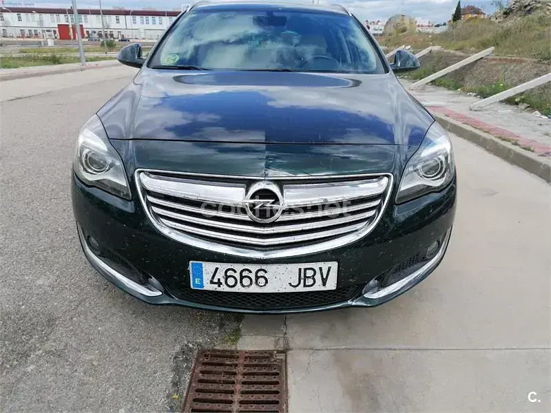 Usado Opel Insignia Selective 120 CV (88 kW) 2014 Verde Familiar