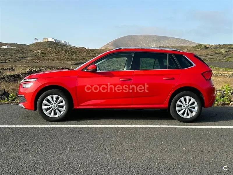 Usado Skoda Kamiq Ambition 110 CV (80 kW) 2022 Rojo SUV