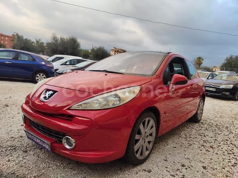Rojo Usado 2008 Peugeot 207 GTi Berlina | 4990 € (Precio justo) - Imagen 1/4