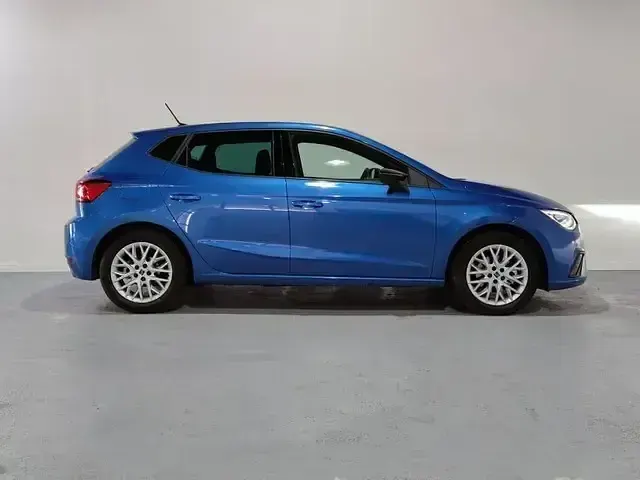 Usado Seat Ibiza FR 116 CV (85 kW) 2024 Azul Utilitario