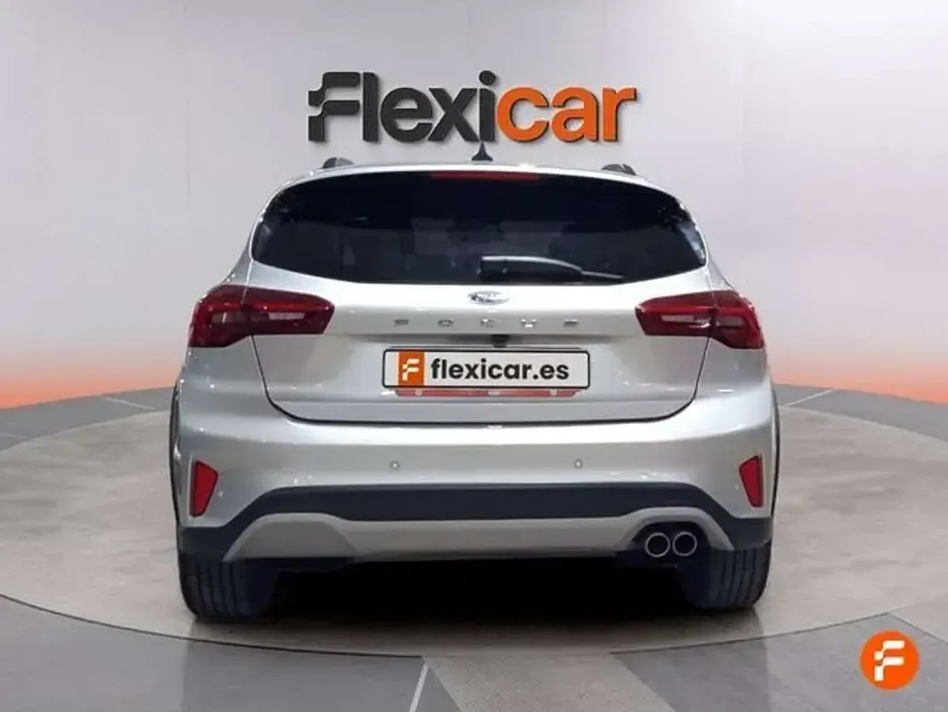 Usado Ford Focus Active 155 CV (114 kW) 2024 Gris Berlina