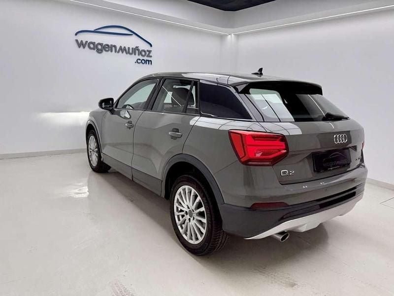 Usado Audi Q2 Design 116 CV (85 kW) 2019 Gris SUV