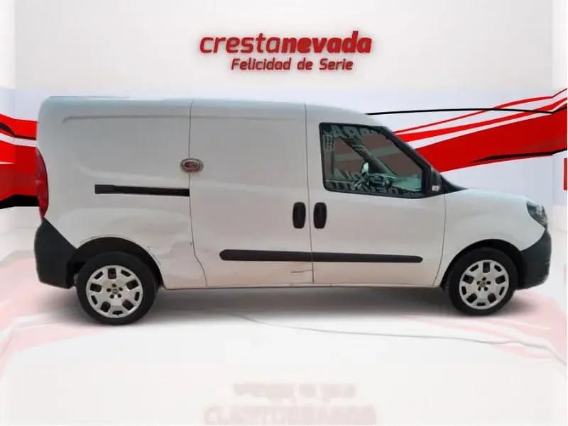 Usado Fiat Doblò Lounge 120 CV (88 kW) 2021 Blanco Monovolumen