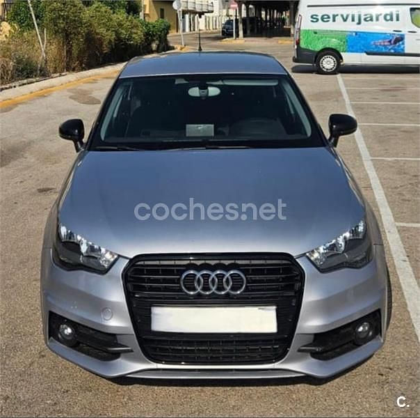 Gris / plata Usado 2015 Audi A1 Sportback Ambition Utilitario | 13.800 € (Caro) - Imagen 1/4