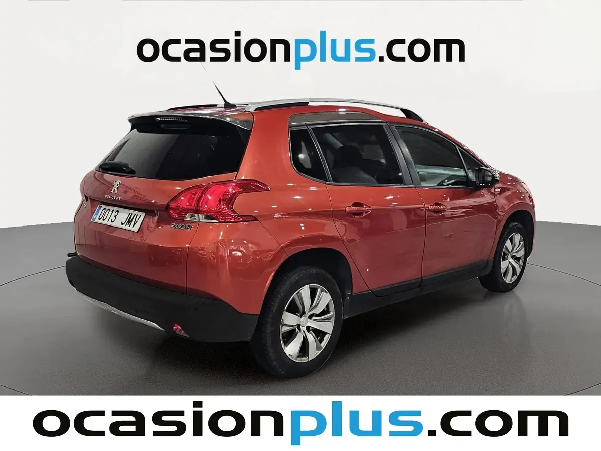 Usado Peugeot 2008 Style 110 CV (80 kW) 2016 Rojo SUV