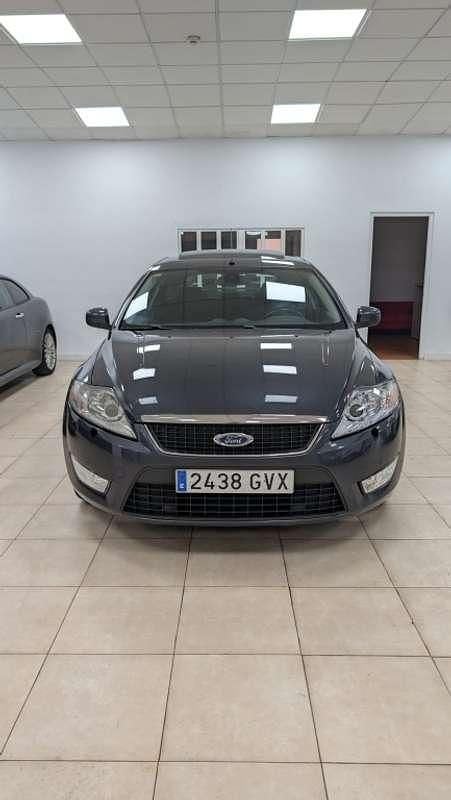 Usado Ford Mondeo Trend 125 CV (91 kW) 2010 Gris Berlina