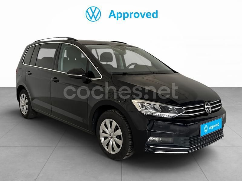 Negro Usado 2023 VW Touran Advance Monovolumen | 35.990 € - Imagen 1/4