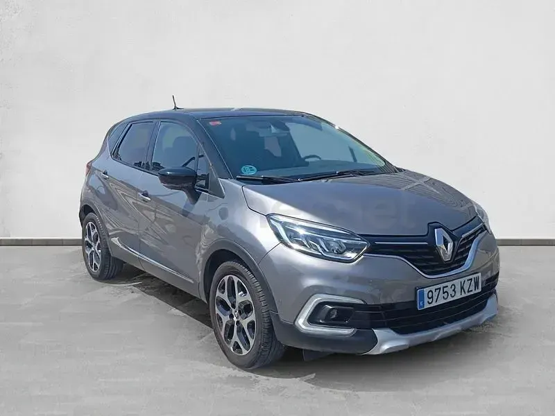 Usado Renault Captur LIMITED 130 CV (95 kW) 2019 Gris / plata SUV