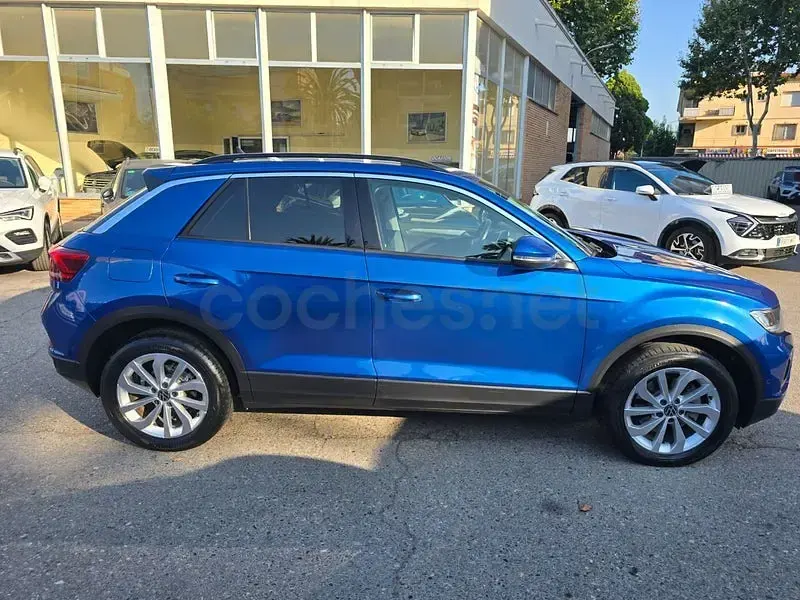 Usado VW T-Roc Life 150 CV (110 kW) 2025 Azul SUV