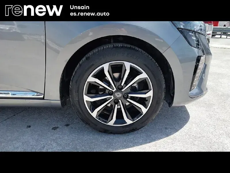 Usado Renault Clio V Techno 100 CV (73 kW) 2025 Gris Berlina