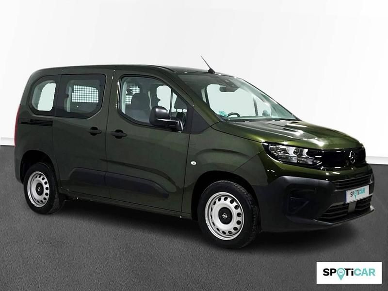 Usado Opel Combo S 100 CV (73 kW) 2025 Verde Familiar