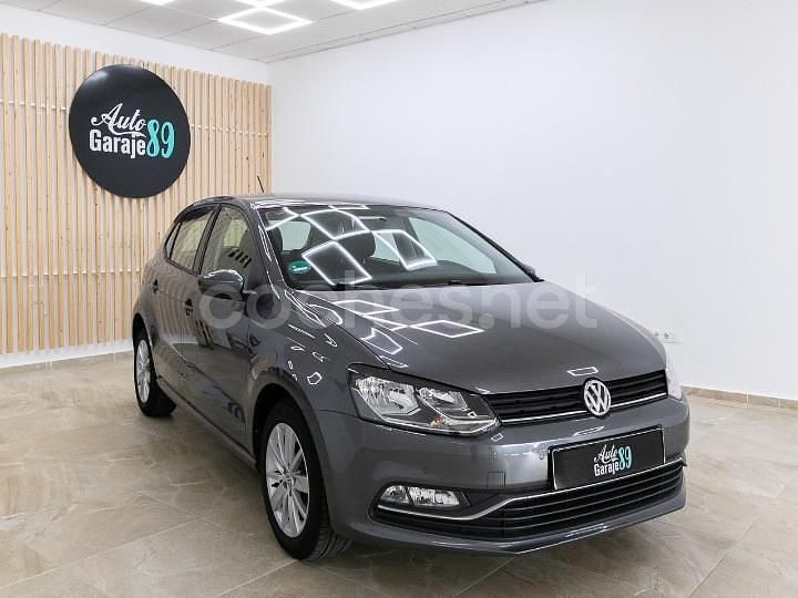 Usado VW Polo Edition 75 CV (55 kW) 2017 Gris / plata Berlina
