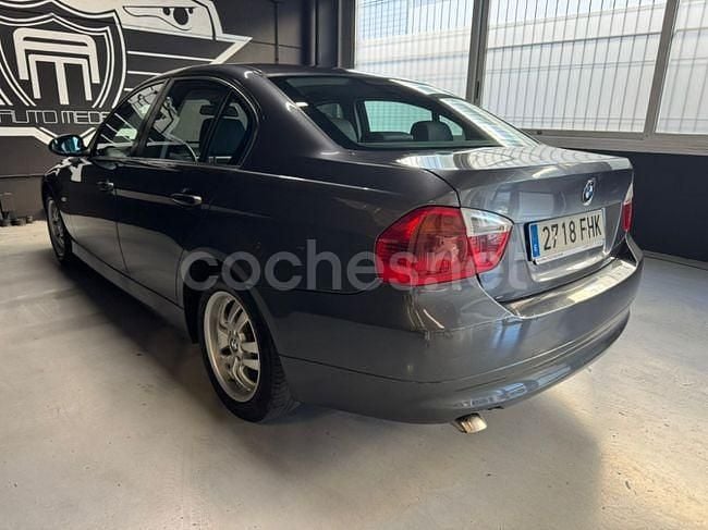 Usado BMW 318 122 CV (89 kW) 2006 Gris / plata Berlina