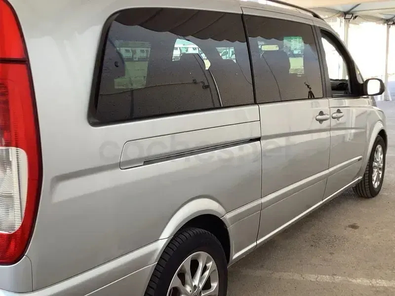 Usado Mercedes Viano 116 CV (85 kW) 2008 Gris / plata Monovolumen