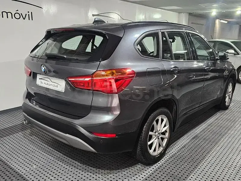 Usado BMW X1 116 CV (85 kW) 2018 Gris / plata SUV