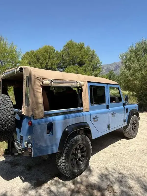Usado Land Rover Defender SE 122 CV (89 kW) 2014 Azul Familiar