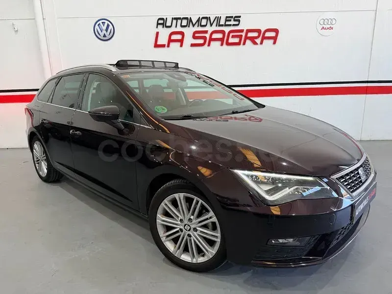 Usado Seat Leon FR 150 CV (110 kW) 2017 Violeta / lila Familiar