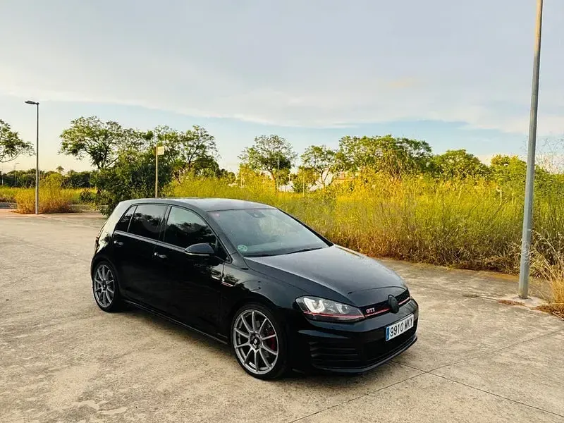 Usado VW Golf VII GTI 220 CV (161 kW) 2016 Negro Berlina