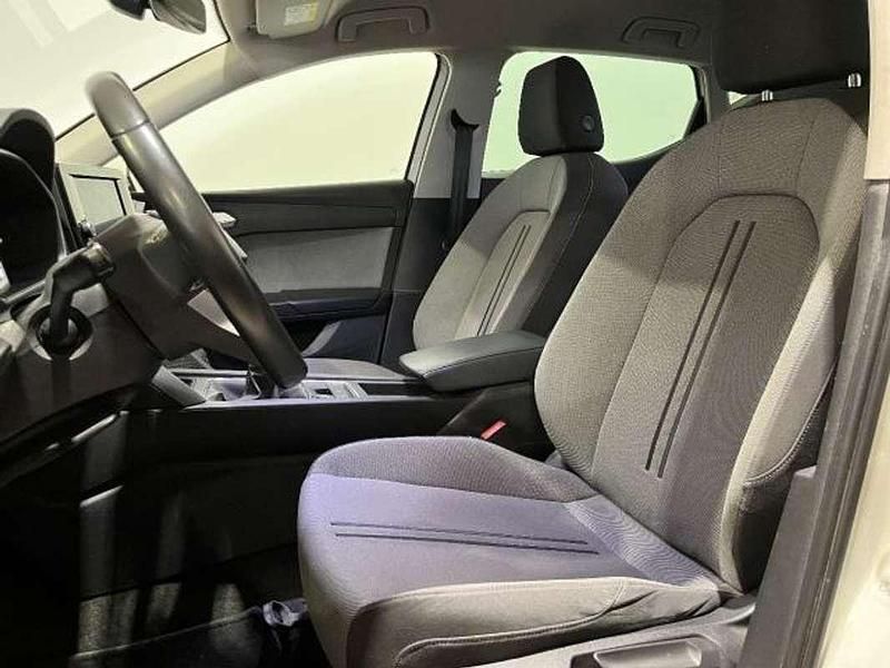 Usado Seat Leon Style 116 CV (85 kW) 2021 Blanco Utilitario