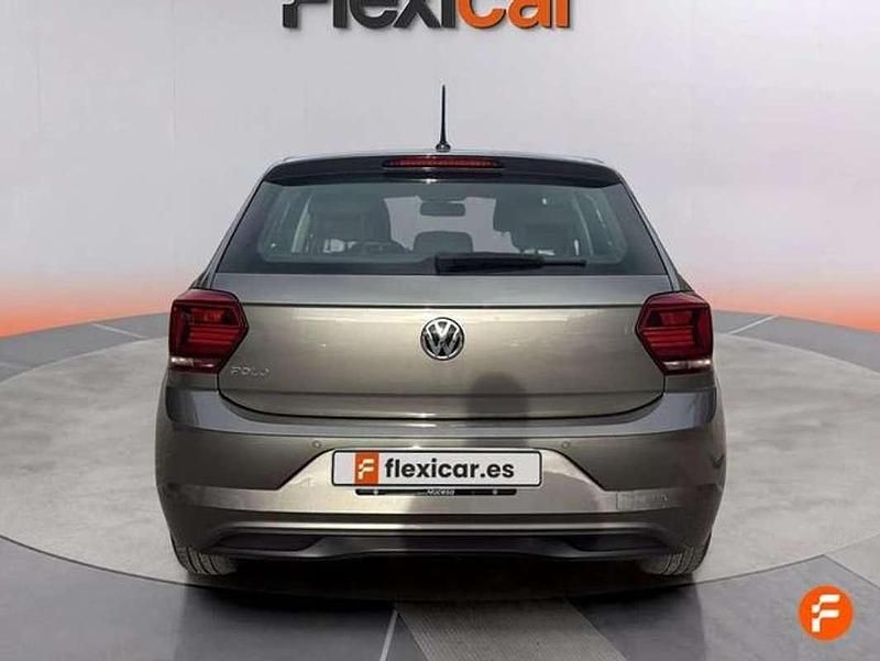 Usado VW Polo Advance 95 CV (69 kW) 2020 Gris Utilitario