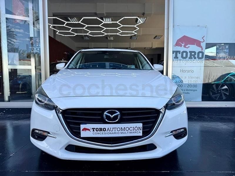 Usado Mazda 3 120 CV (88 kW) 2017 Blanco Berlina
