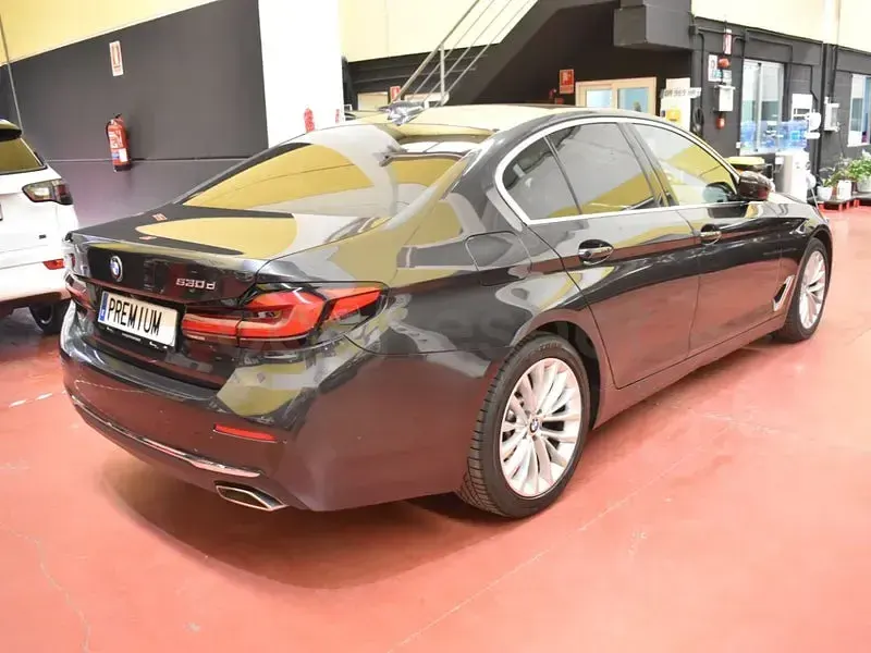 Usado BMW 530 286 CV (210 kW) 2021 Gris / plata Berlina