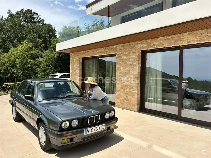 Usado BMW 316 102 CV (75 kW) 1989 Gris / plata Berlina