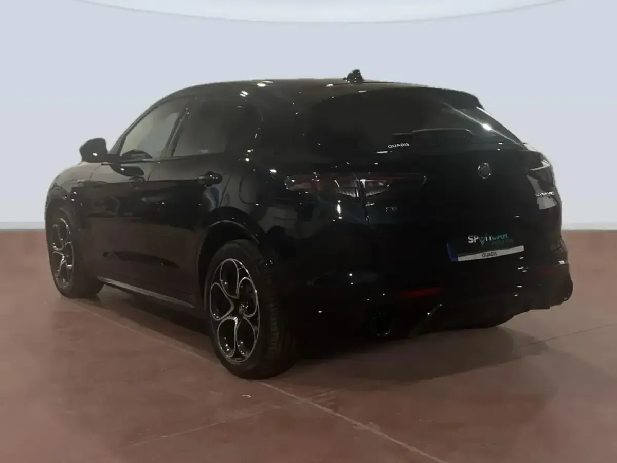 Usado Alfa Romeo Stelvio Veloce 210 CV (154 kW) 2024 Negro SUV