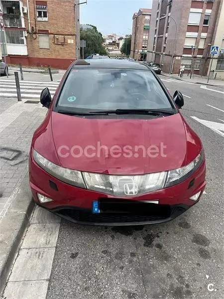 Usado Honda Civic Luxury 140 CV (102 kW) 2011 Rojo Berlina