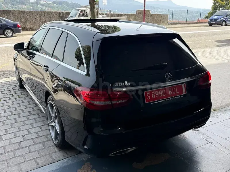 Usado Mercedes C200 150 CV (110 kW) 2018 Negro Familiar