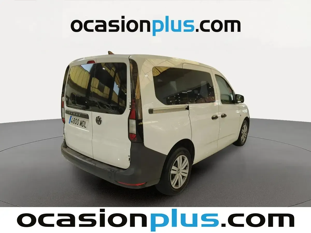 Usado VW Caddy Maxi 102 CV (75 kW) 2023 Blanco Monovolumen