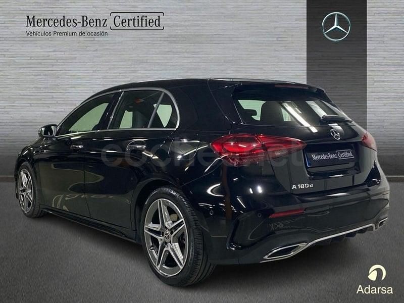 Usado Mercedes A180 AMG line 116 CV (85 kW) 2024 Negro Berlina
