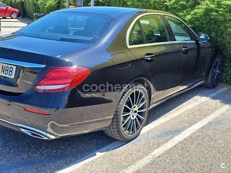 Usado Mercedes E220 194 CV (142 kW) 2018 Negro Berlina