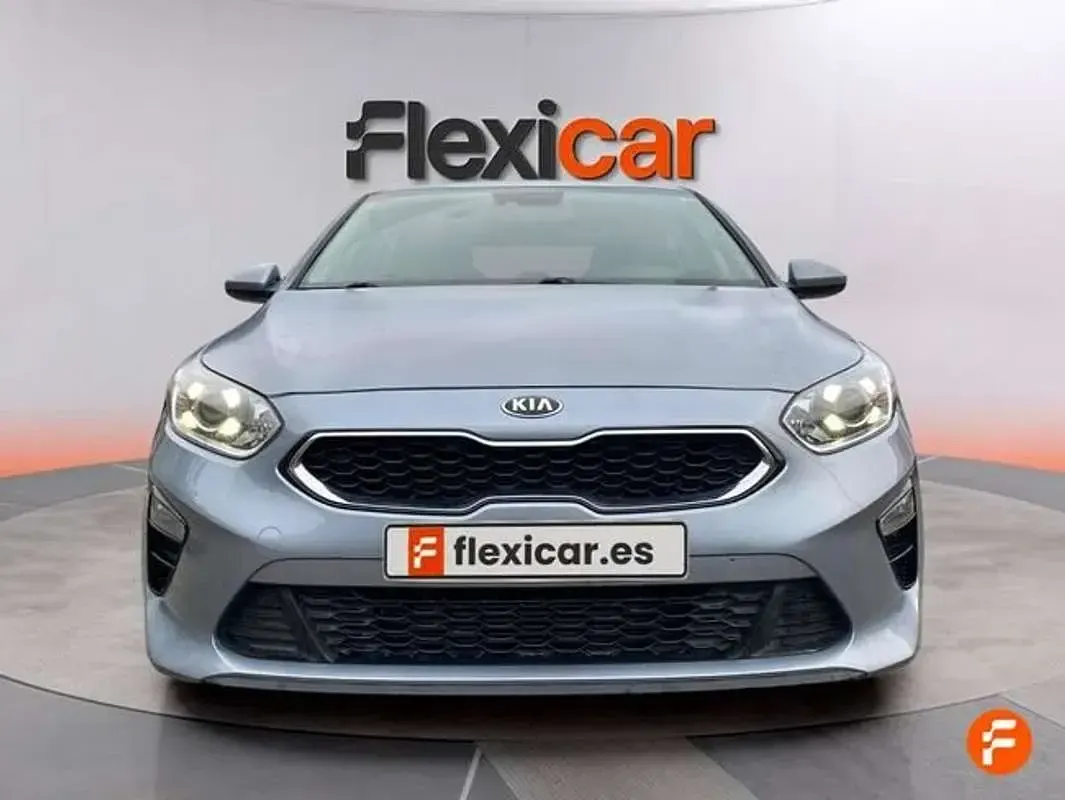 Usado Kia Ceed 101 CV (74 kW) 2021 Rojo Utilitario